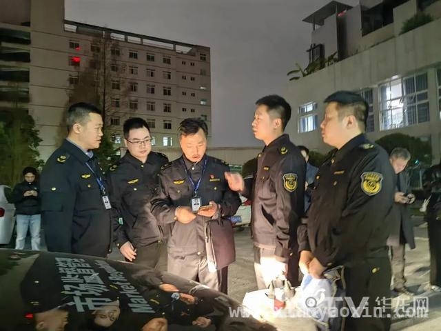 啄木鸟家庭维修“二进宫”，消费者权益谁来守护？ 被315曝光后，啄木鸟家庭维修的整改承诺能否兑现？