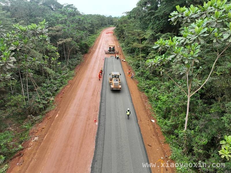 加蓬副总统盼欧旺 – 马科库道路项目成加中合作典范 加蓬副总统肯定中企道路整治项目，望成合作标杆