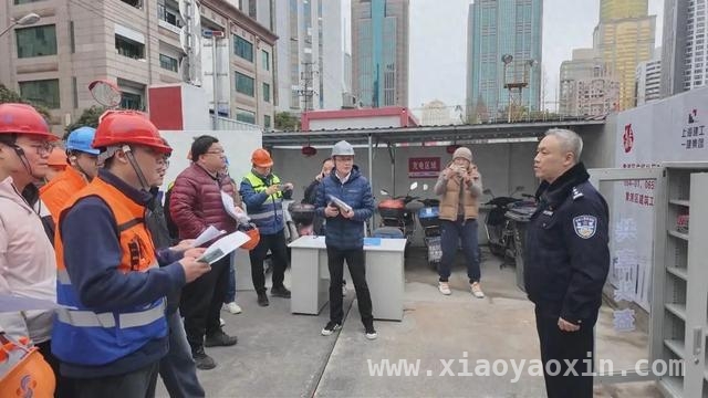 共享头盔柜亮相黄浦工地，为工人出行撑起“安全伞”，为工人出行安全加码！黄浦工地推行共享头盔柜服务