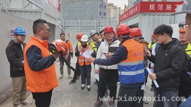 共享头盔柜亮相黄浦工地，为工人出行撑起“安全伞”，为工人出行安全加码！黄浦工地推行共享头盔柜服务