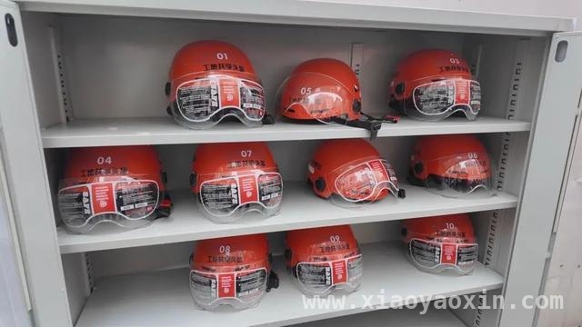 共享头盔柜亮相黄浦工地，为工人出行撑起“安全伞”，为工人出行安全加码！黄浦工地推行共享头盔柜服务