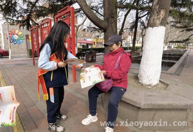 三年级小学生非遗剪纸+宣传，弘扬雷锋精神