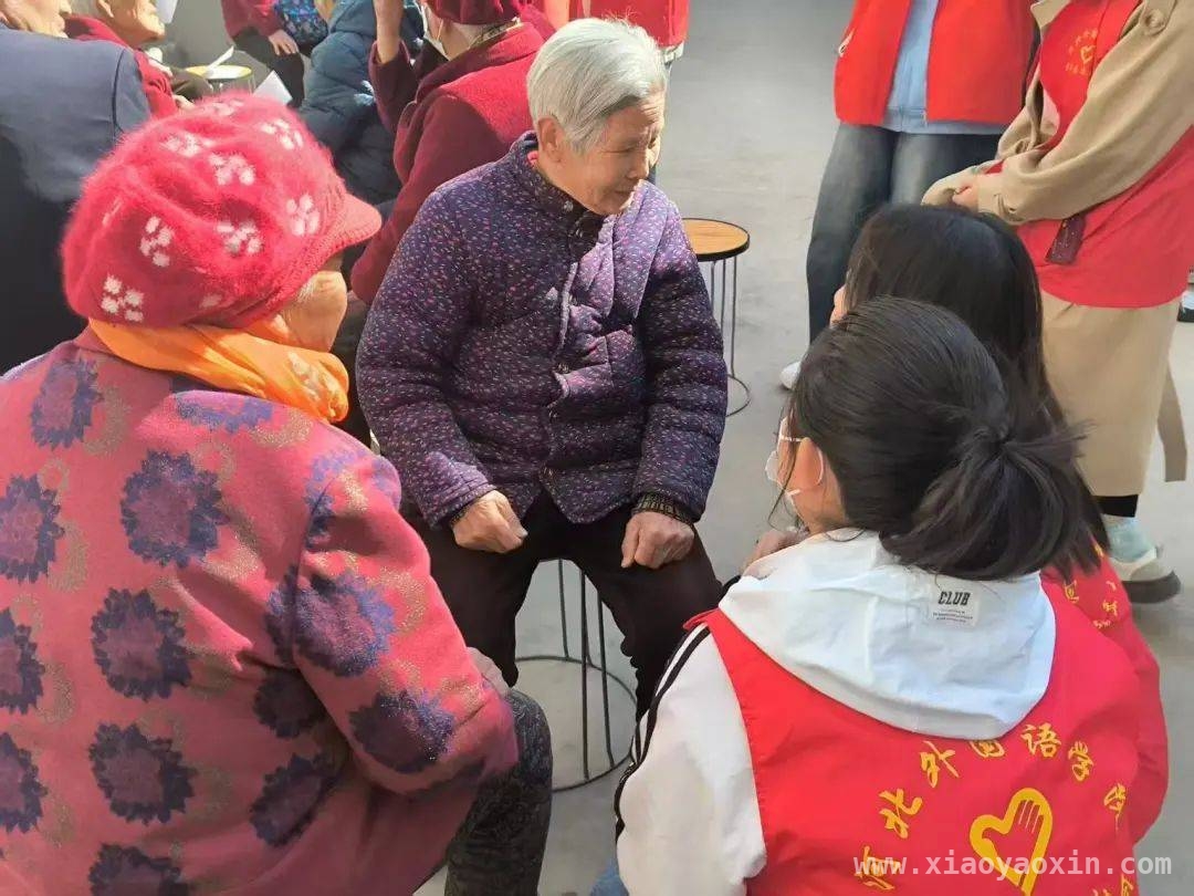 志愿青春，“饺”香传递敬老情 校地合作学雷锋，爱老行动谱新篇