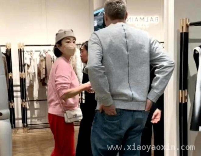 探秘林青霞：低调女神的时尚穿搭秘籍，跟随林青霞脚步，解锁春日时尚穿搭新姿势
