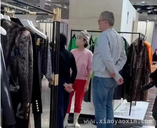 探秘林青霞：低调女神的时尚穿搭秘籍，跟随林青霞脚步，解锁春日时尚穿搭新姿势