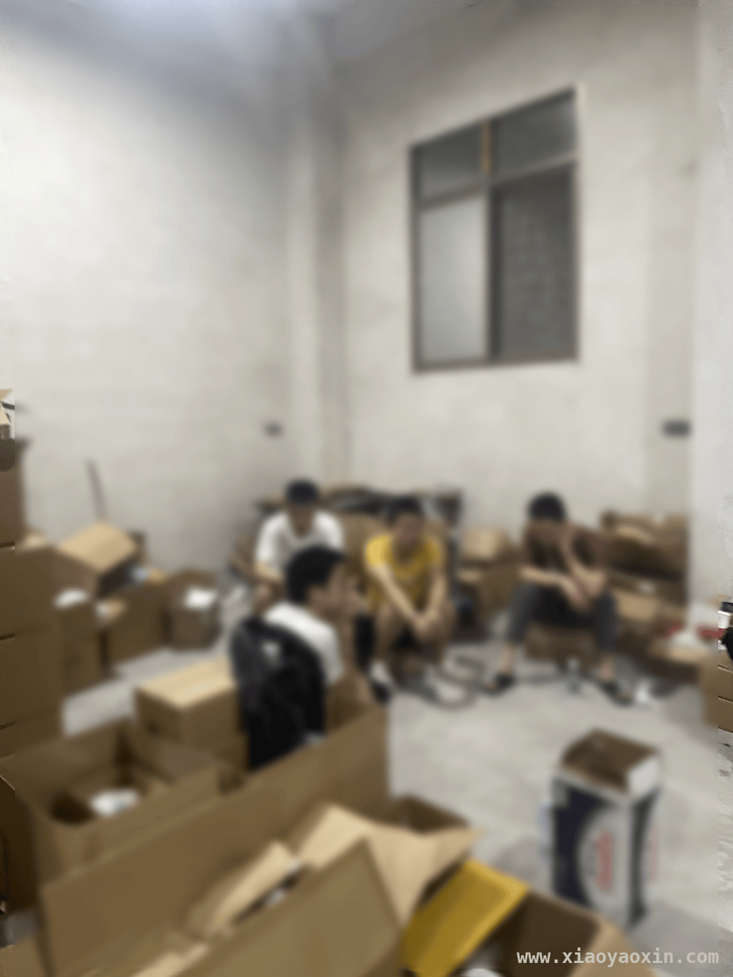 消费者网购面膜中招，警方侦破百万售假案 网购面膜有异味，警方揭开售假团伙真面目