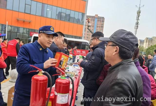 2. “3·15”出击！航空港区提升群众消防产品辨别能力