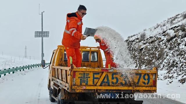 2025年3月18日青海多路段因降雪实施交通管制，除雪保通在行动