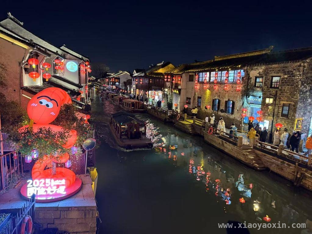 诗意苏州：古韵与现代交织的梦幻之旅，苏州：双面绣绘就的时光交响