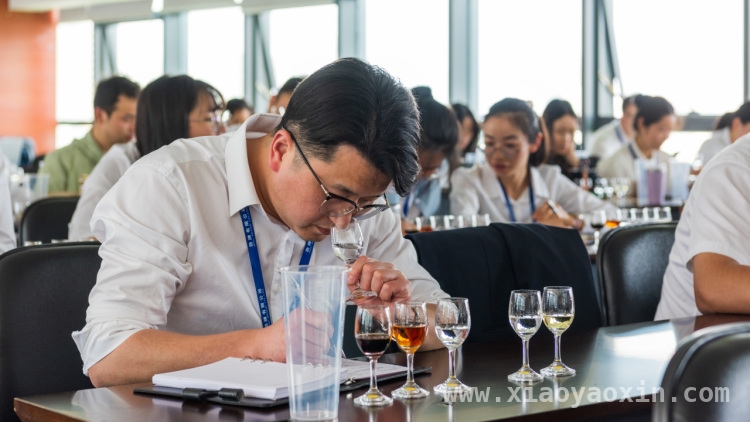 劲牌发力“四个友好”，为全民健康事业添砖加瓦
