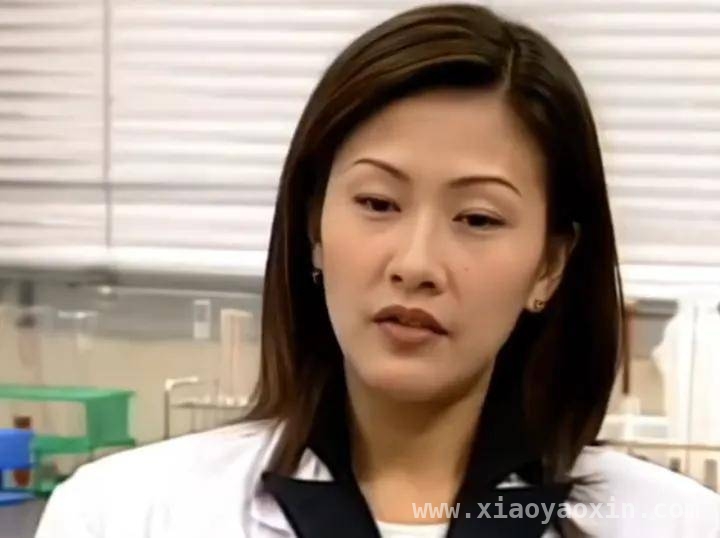 TVB艺人集体“搞副业”，背后原因令人深思，42岁TVB女星摆摊卖货，TVB艺人副业转行大揭秘！