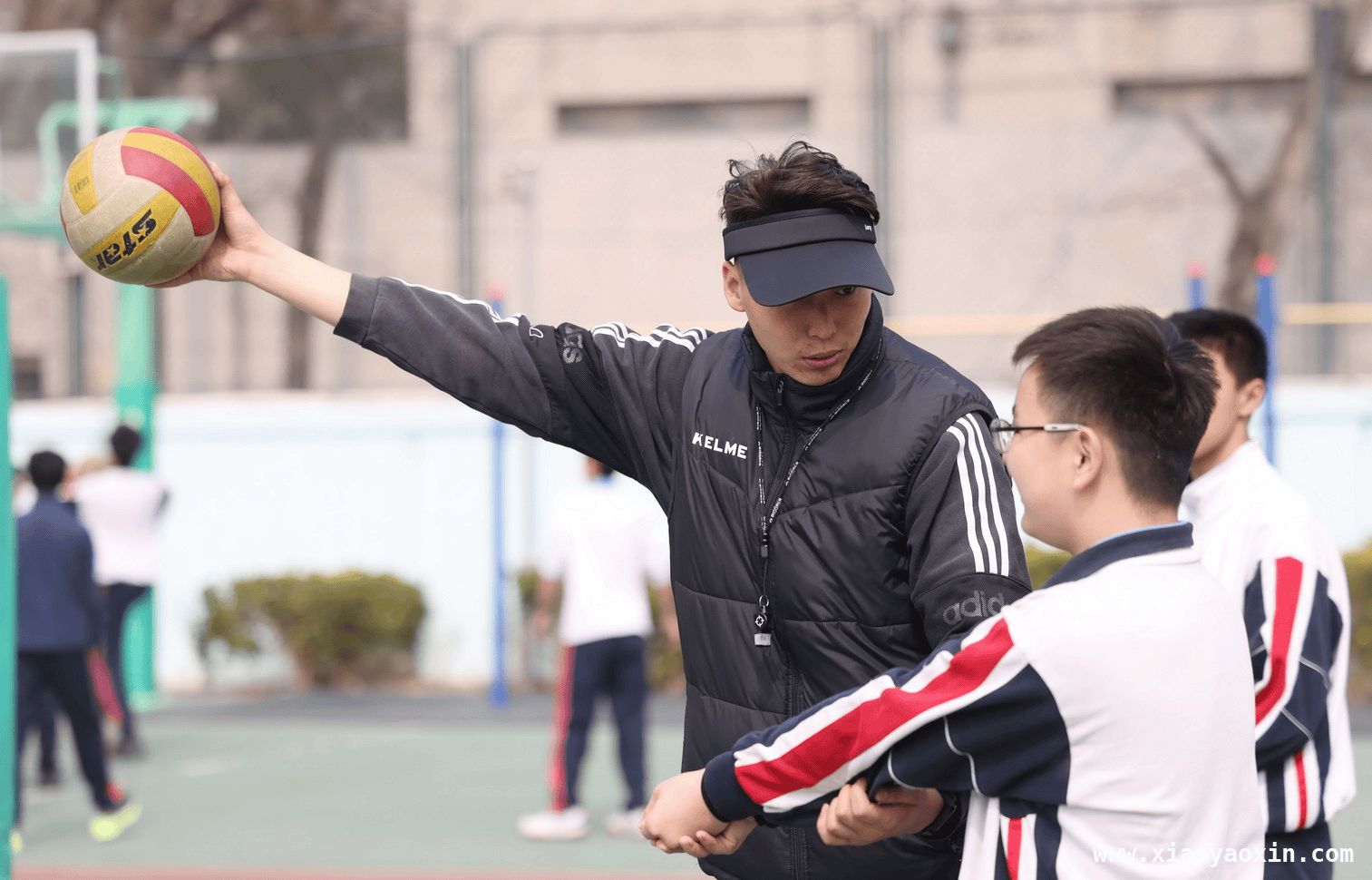 探秘东直门中学体育课：趣味竞赛与科技助力齐飞，东直门中学体育：创新教学，点燃学生运动热情