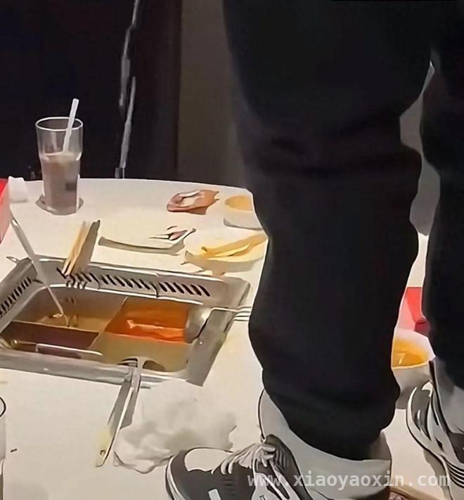海底捞10倍赔偿引争议：请客者该和朋友平分吗？