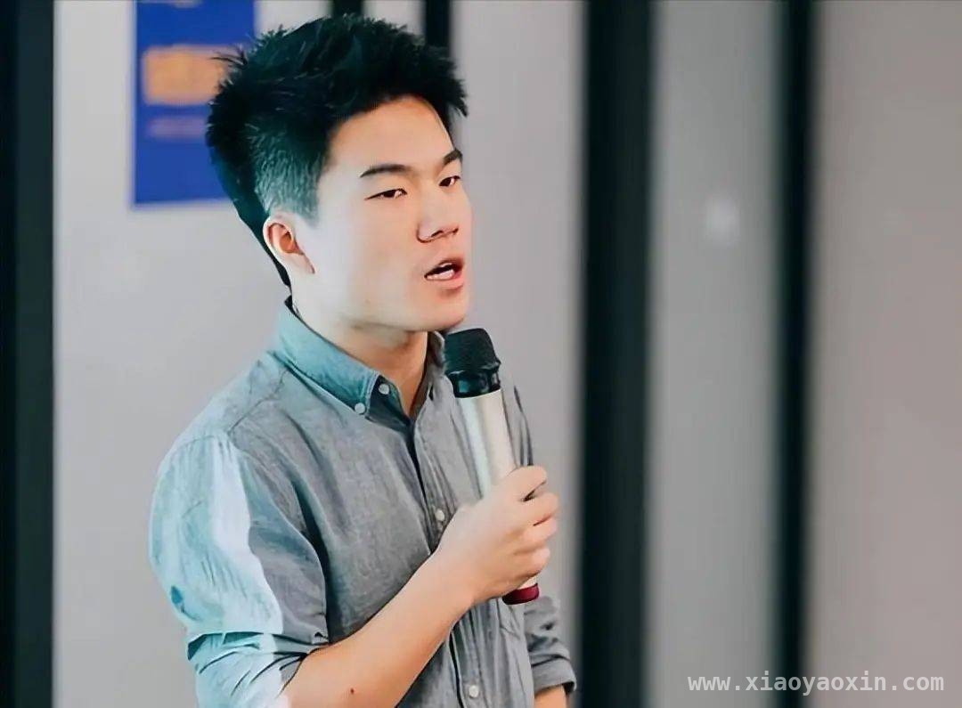 “虾仁门”暴露直播带货：光环下的流量游戏真相 直播带货乱象：董宇辉“虾仁门”背后的行业隐痛