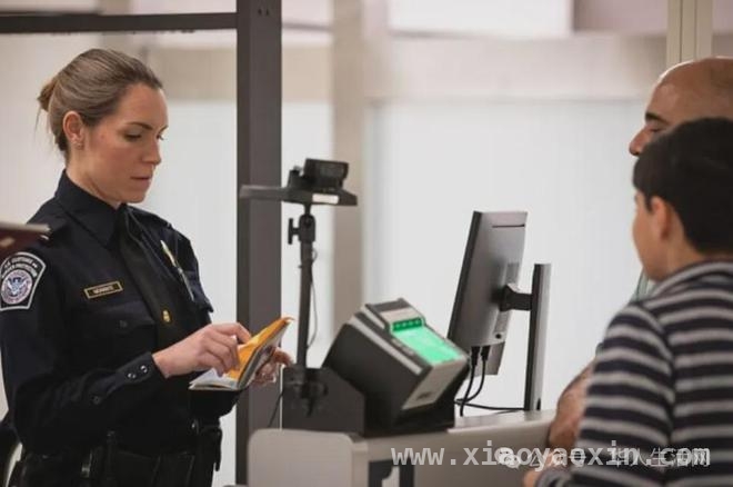 警惕！美国或重启旅行禁令，移民群体命运几何？ 美国移民执法收紧，绿卡签证持有者何去何从？