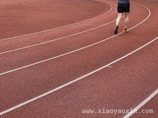 中南财经政法大学3000米体测：学生困扰与校方回应