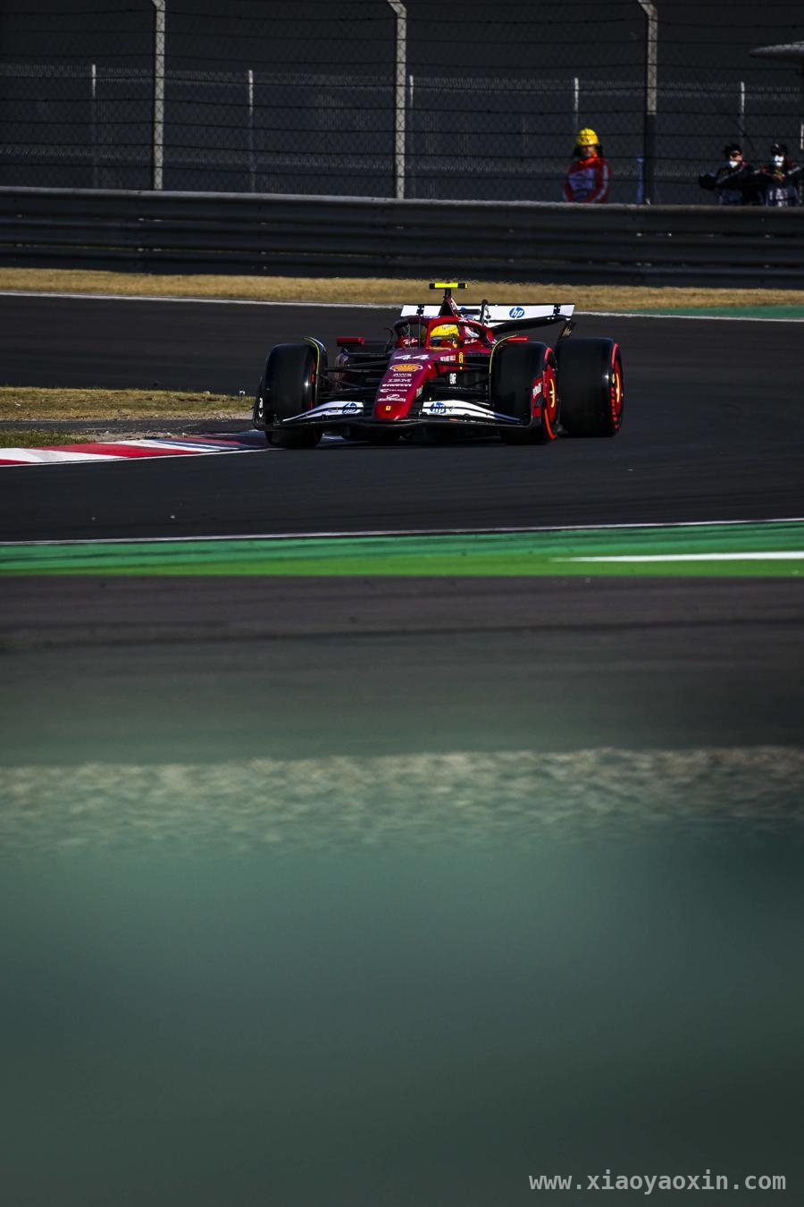 F1中国赛燃爆上海，汉密尔顿剑指正赛冠军