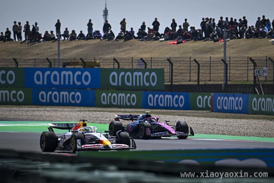 F1中国赛燃爆上海，汉密尔顿剑指正赛冠军