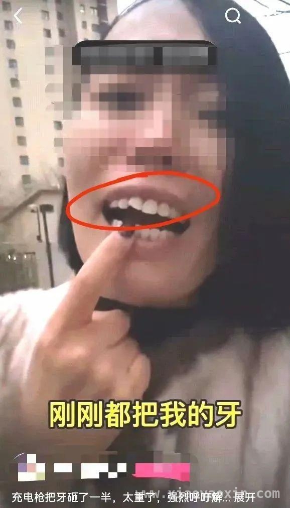 小鹏车主被充电枪“打脸”，公共充电枪重成隐患？，充电枪又重又危险，新能源车充电难题何去何从？