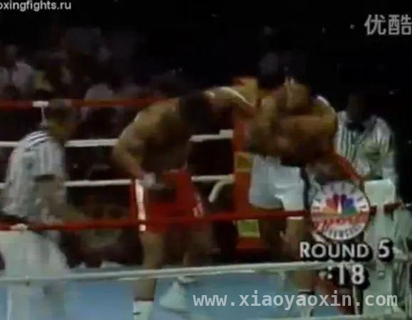 76岁拳王乔治·福尔曼离世，辉煌战绩成永恒经典，拳击界巨星乔治·福尔曼逝世，回顾其传奇一生
