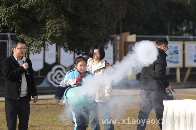 彭州实验小学气象研学游，为防灾减灾知识“充电”，世界气象日前夕，彭州气象研学游助力基层防灾减灾能力提升