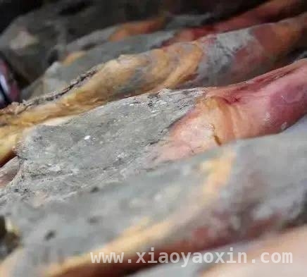 敌敌畏入火腿，会泽一商贩被判两年多！ 黑心商贩用敌敌畏腌火腿，终受法律严惩！
