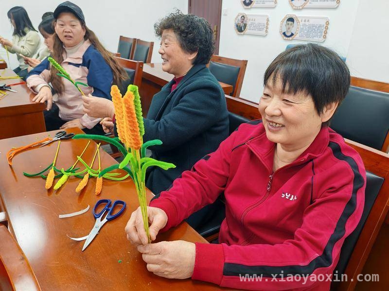 香溪路社区“指尖艺术阁”：用手工编织温暖与希望