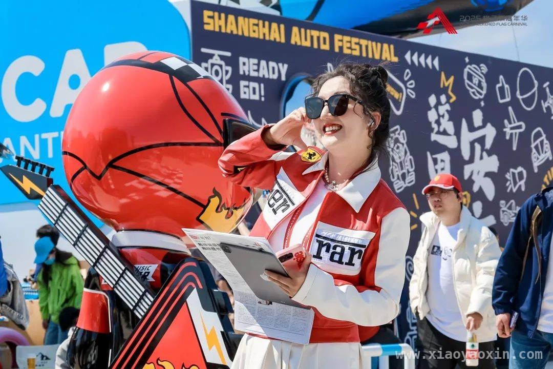2025 F1中国大奖赛激情开赛，汉密尔顿夺杆位引高潮