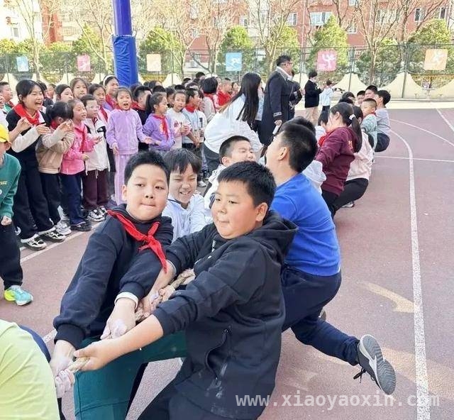 北京校园开启运动盛宴，“班级超级联赛”打造校园版“村超”，“体育八条”助力，北京中小学“班级赛”燃爆校园