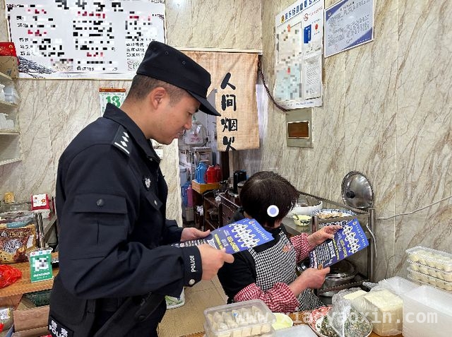 社区民警朱健：以真心换真情，构建和谐家园 朱健：扎根社区，让平安在群众心中生根发芽