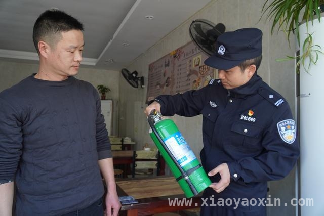 社区民警朱健：以真心换真情，构建和谐家园 朱健：扎根社区，让平安在群众心中生根发芽