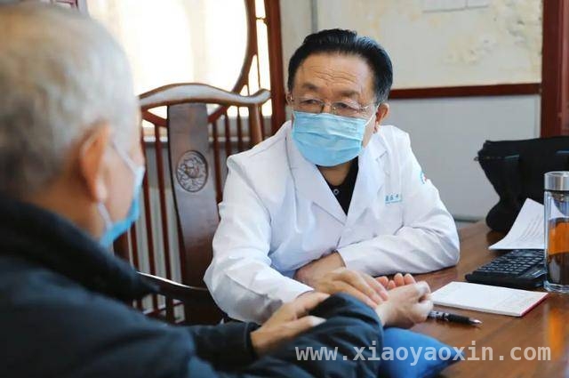 路广晁教授新区之行，开启中医药服务与人才培养新篇章，路广晁教授助力基层，中医药服务与人才建设齐头并进