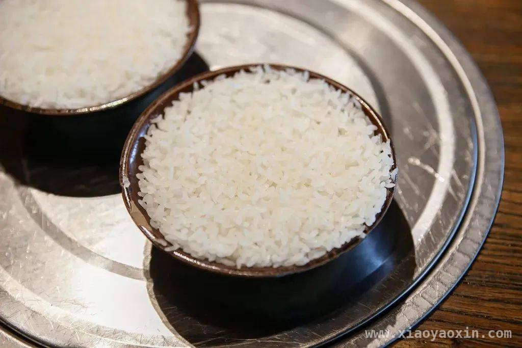 隔夜食物危害多，食用需谨慎，小心！剩米饭可能变身“致命杀手”