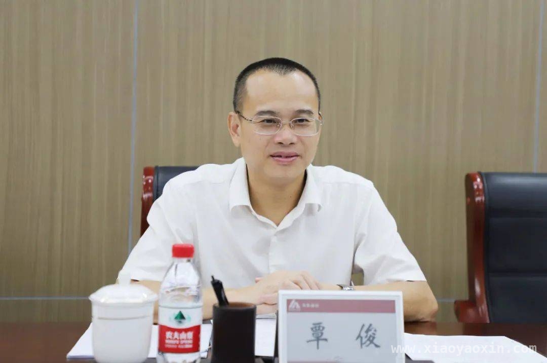 覃俊：从区长新贵到违纪嫌犯的“坠落”，海口琼山区长覃俊当选两月即落马，背后隐情几何？