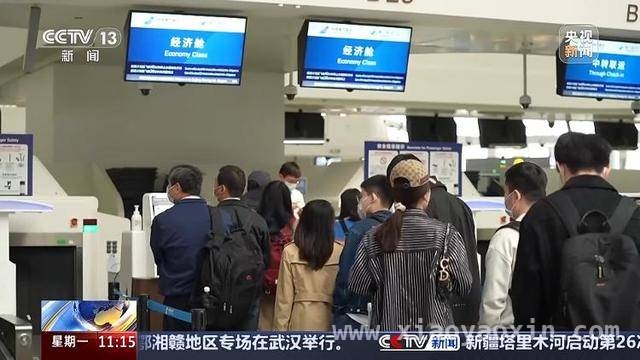 清明出游热潮来袭，国内短途游与境外“快闪”游双火爆，清明假期火车票开售，踏青赏花游成热门趋势