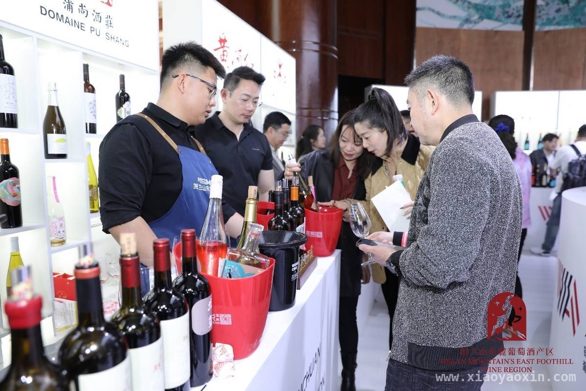 112届全国糖酒会：宁夏贺兰山东麓青铜峡葡萄酒产区惊艳亮相，全国糖酒会上，贺兰山东麓青铜峡葡萄酒产区吸睛无数