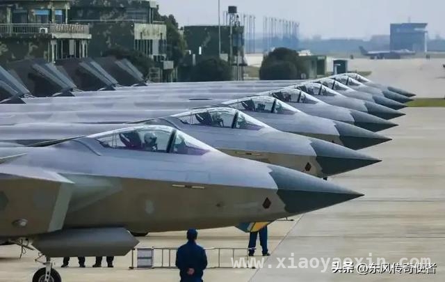 震撼！十年间中国军事力量实现惊人跨越，十年磨剑：中国军事力量从追赶者到引领者的华丽转身