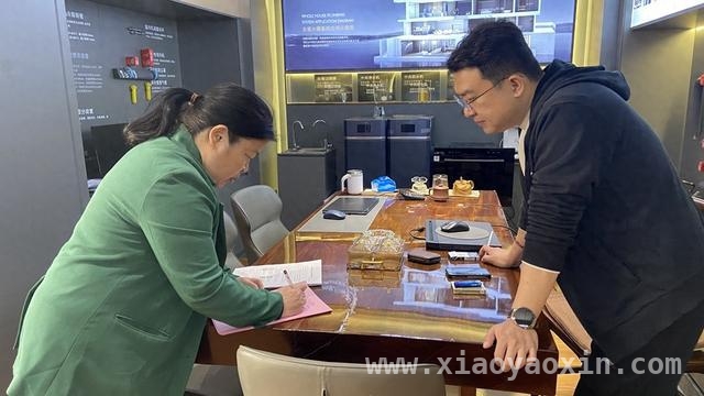 文峰区彩虹路社区积极推进生活垃圾处理费征收工作