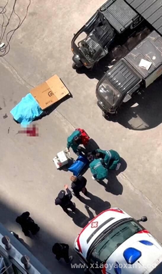 30多岁快递员被高空坠落钢筋砸亡，巴中警方介入调查