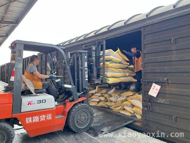 国铁昆明局：保运输就是保民生，化肥运抵全国助春耕