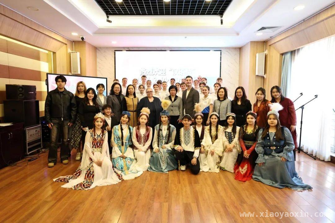 中俄青少年齐聚天津，“汉语桥”开营仪式为上合峰会添彩