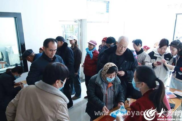 垦利董集杨庙社区：孝老宣讲与馒头传递温暖 暖心！垦利杨庙社区为老人送上“孝老大餐”