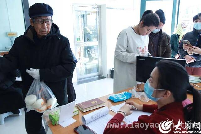 垦利董集杨庙社区：孝老宣讲与馒头传递温暖 暖心！垦利杨庙社区为老人送上“孝老大餐”