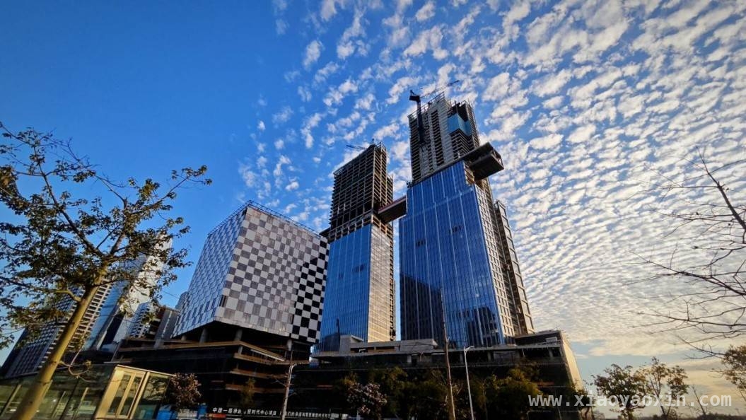 深圳前海最高空中观景通廊：未来“云端”美景触手可及 前海自贸时代中心：双层连廊“飞”上高空，开启湾区观景新体验