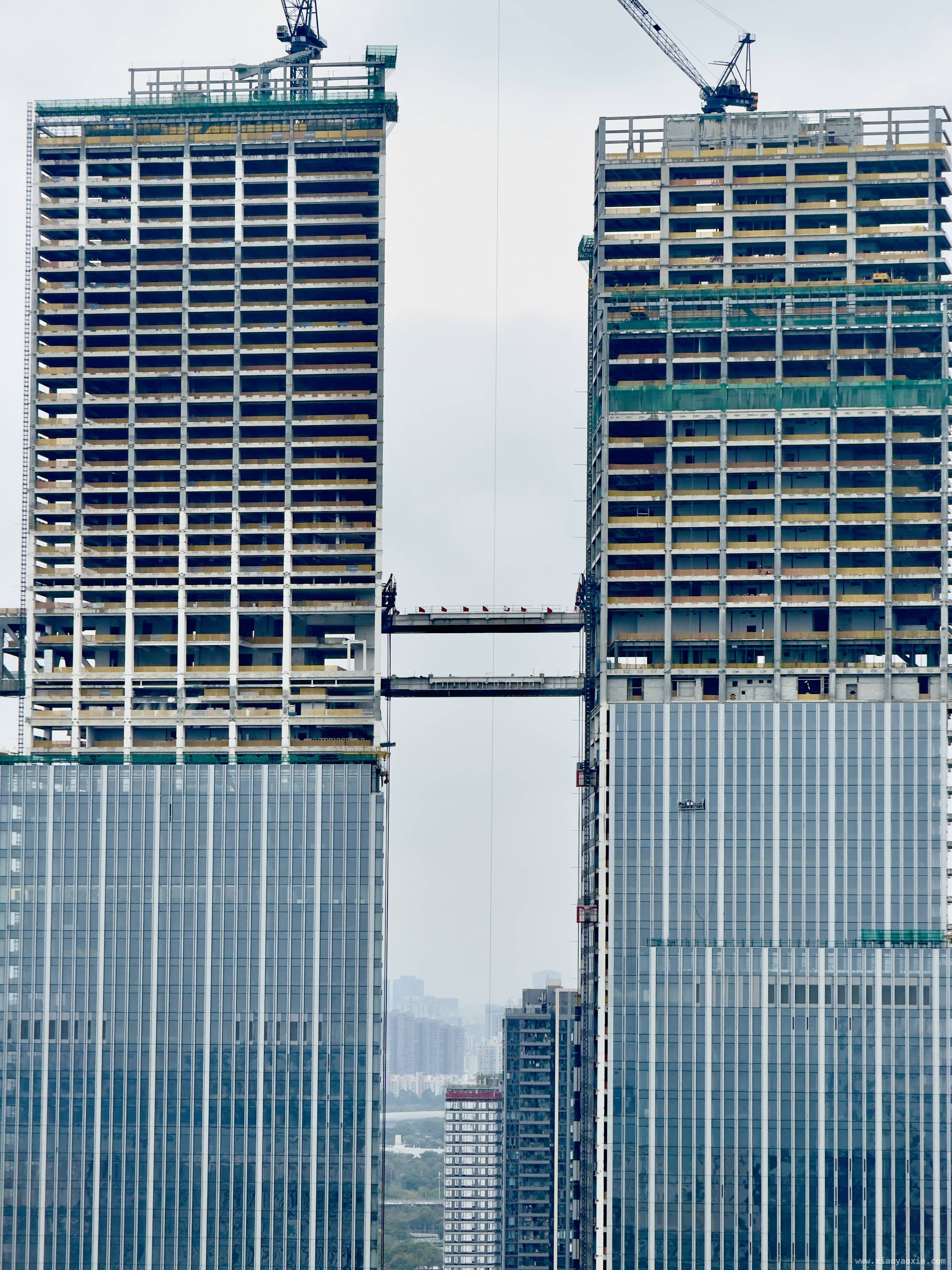 深圳前海最高空中观景通廊：未来“云端”美景触手可及 前海自贸时代中心：双层连廊“飞”上高空，开启湾区观景新体验