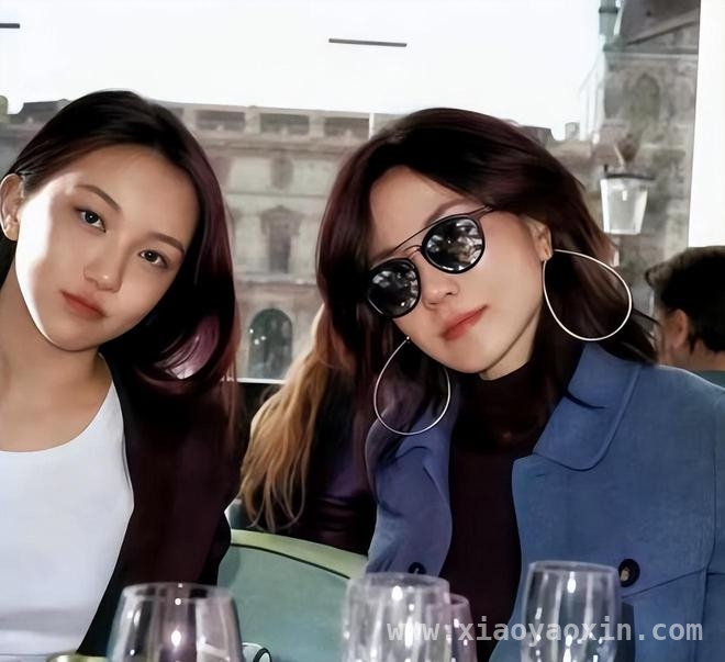 梧桐妹游艇欢乐庆生，诠释不一样的星二代生活，19岁梧桐妹庆生画面曝光，似李嫣般个性十足