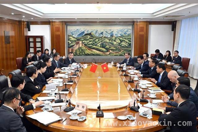 4. 中越友好邻邦加强铁路互联互通，跨境标准轨铁路合作再上新台阶，3. 郑栅洁陈宏明会面，共商中越跨境标准轨铁路合作大计