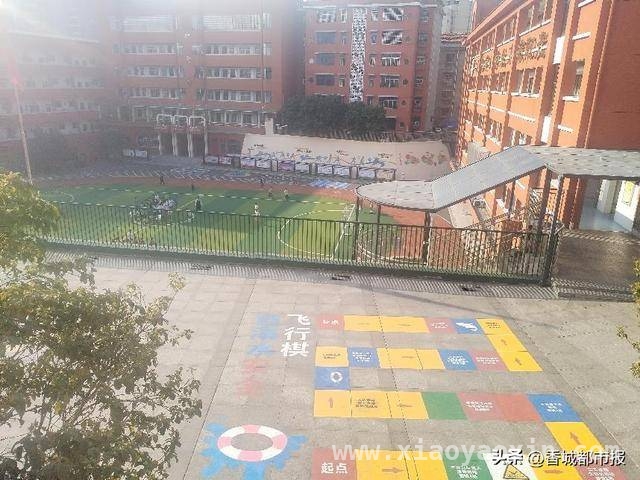 地面游戏新体验，咸宁市第三实验小学助力学生快乐成长，创意地面游戏，让咸宁市第三实验小学校园课间活力四射