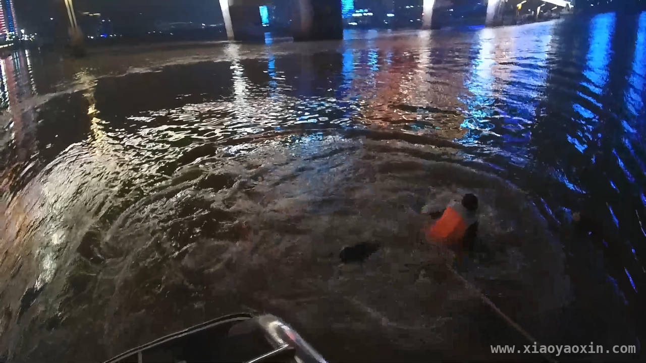 危急时刻！温州海警海上救起落水男子