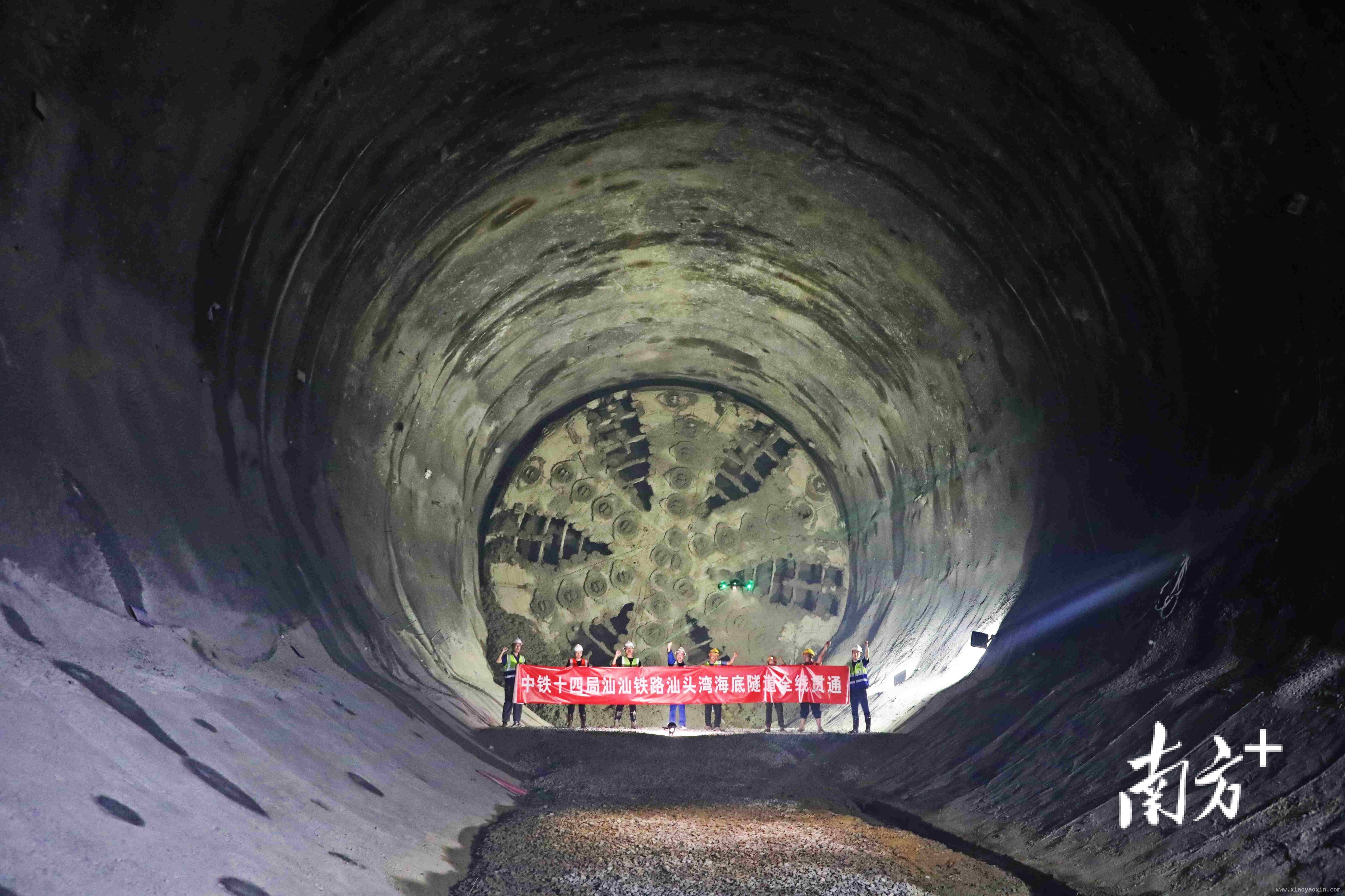 汕头湾海底隧道贯通：开启交通新时代，引领产业新征程